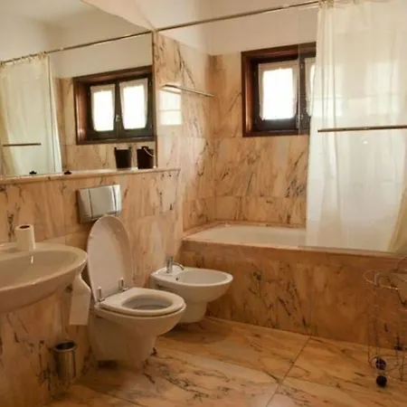 Casa Com Piscina Na Povoa De Lanhoso, By Izibookings بيت للعطل *