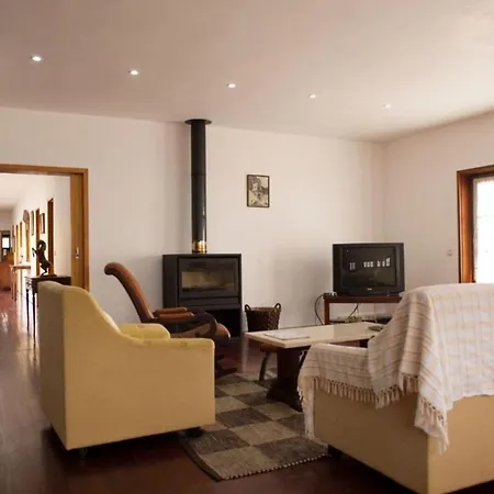 Casa Com Piscina Na Povoa De Lanhoso, By Izibookings بيت للعطل Póvoa de Lanhoso